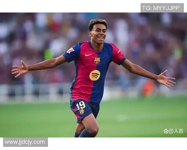 潮图球星足球热力来袭点燃年轻激情引爆绿茵时尚风潮