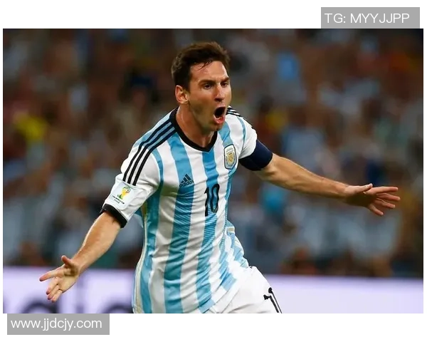 足球历史上最伟大的球星究竟是谁他如何定义了时代的足球传奇